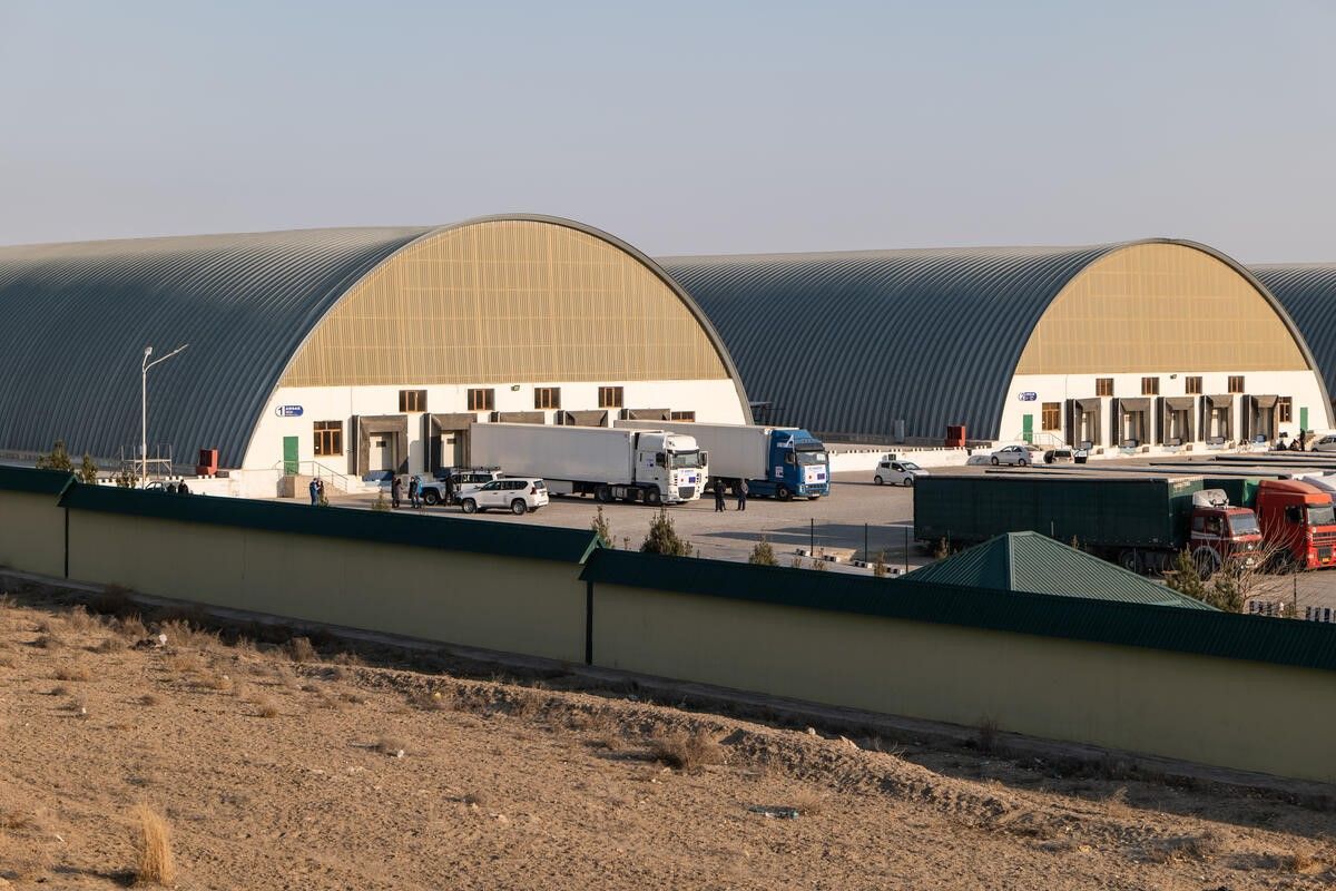 The Regional Humanitarian Logistics Hub at the Termez Cargo Centre, Uzbekistan will be solarized through support provided by LONGi. © UNHCR/Elyor Nemat